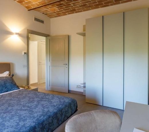 LA FONTE DI SANTA REGINA 16, Emma Villas