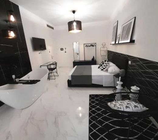B&B Secret Suite
