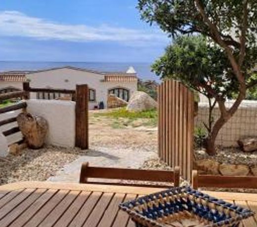 Baia Santa Reparata, grazioso bilocale con vista mare