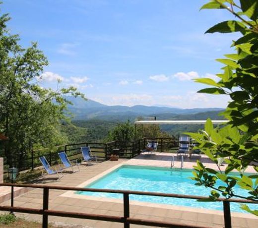 Timeless Holiday Home in Apecchio with Garden