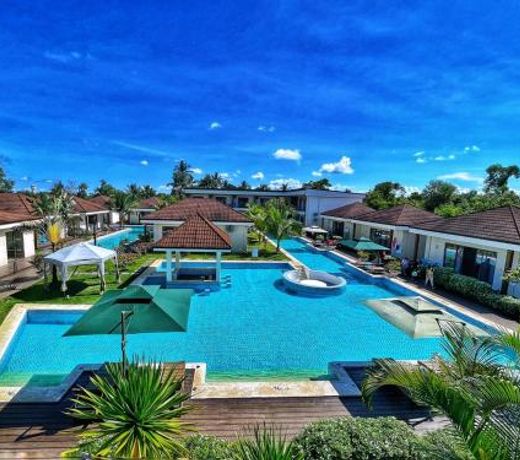 Amphitrite Resort