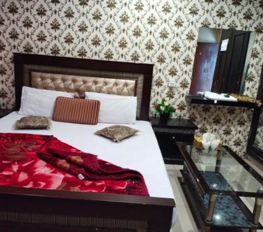 Hotel SR Lounge Multan