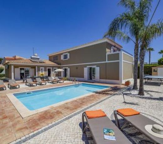 Villa Teotel by Villa Plus