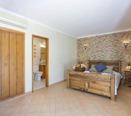 Villa Teotel by Villa Plus