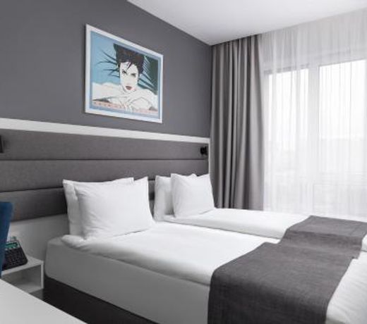 1 ART HOTEL