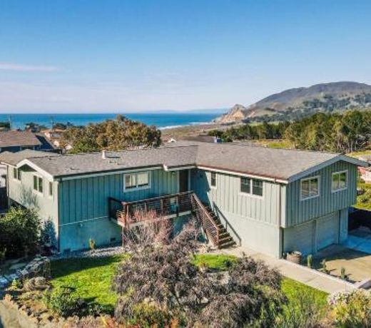 Ocean & Mountain View Getaway Walk to Trails Beach Family Activities
