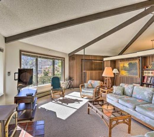Woodsy Willow Creek Getaway with Pool and Deck!