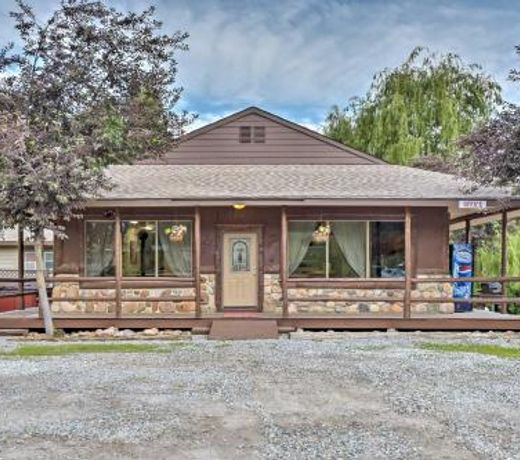 Huge Preston Cabin with Game Room and Mountain Views!