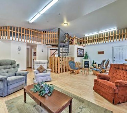 Huge Preston Cabin with Game Room and Mountain Views!