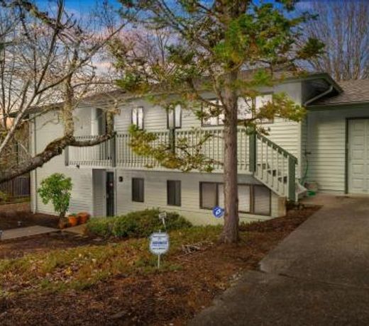 Summercrest Cottage