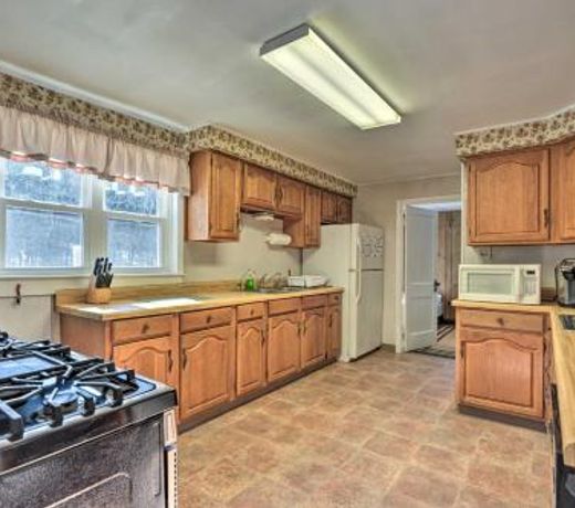 Serene Saxton Lodge 7 Mi to Lake Raystown!