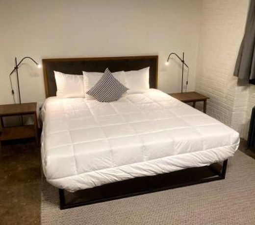 3E-Spacious close to PITT/CMU/Carlow, Sleeps 4