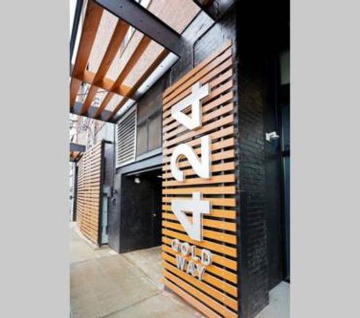 3E *New* Huge! Spacious 3 Bedroom in Oakland that sleeps 12!