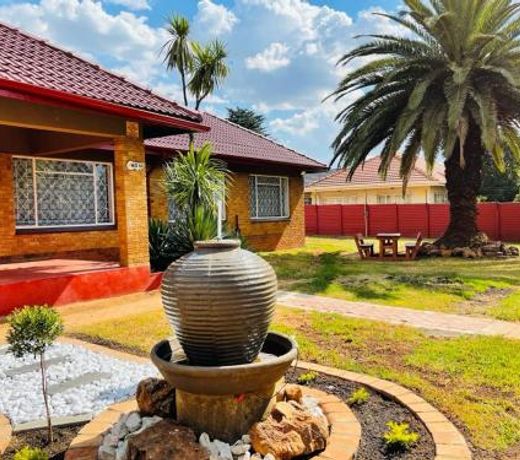 Ithonsi Guesthouse and Spa
