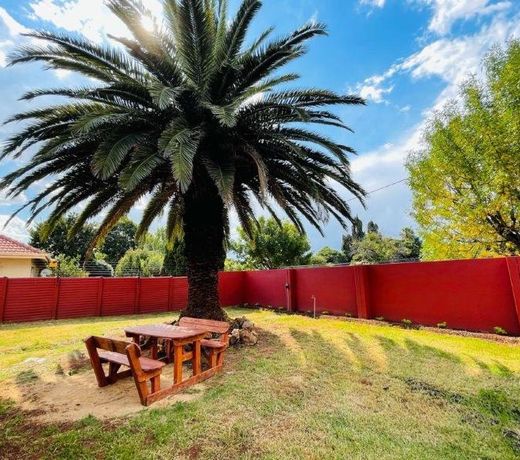 Ithonsi Guesthouse and Spa
