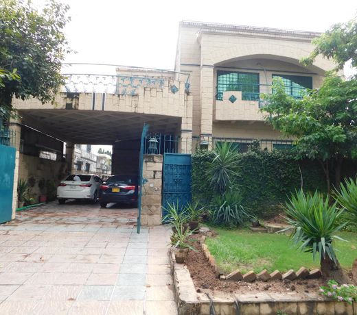 Casa Blanca Executive
