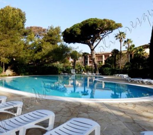 Magnifique Parc de la Presqu'île avec Piscine et Plage face à Porquerolles !
