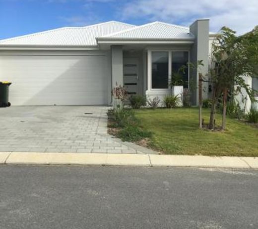 Eden Beach Retreat Holiday Home
