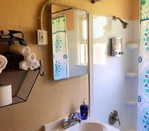 Adorable Finch Arboretum One Bedroom