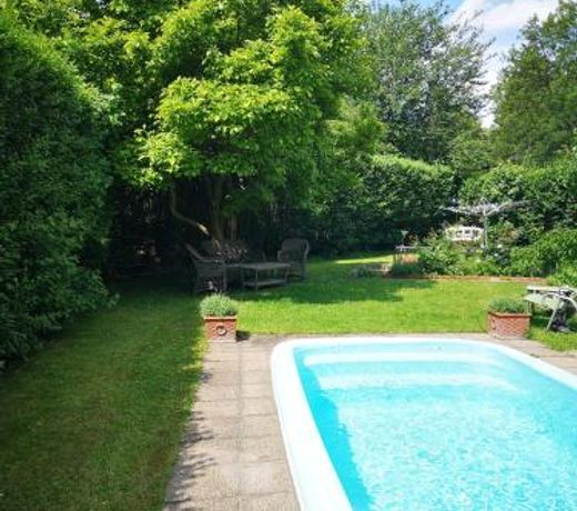Hawei in Vienna - Doppelhaushalfte mit Garten und Pool zur Mitbenutzung
