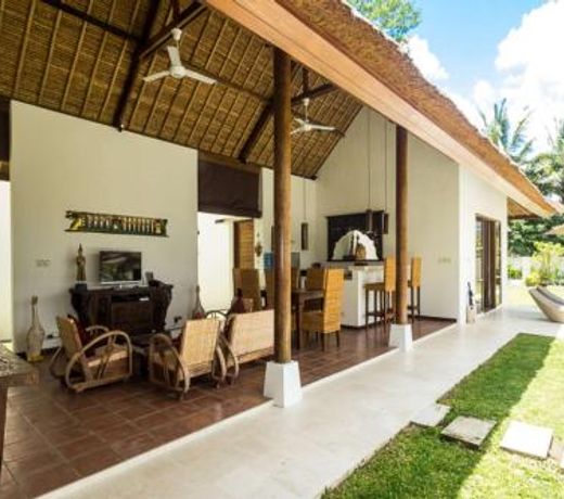 Rent a Luxury Villa in Bali Close to the Beach, Bali Villa 2036