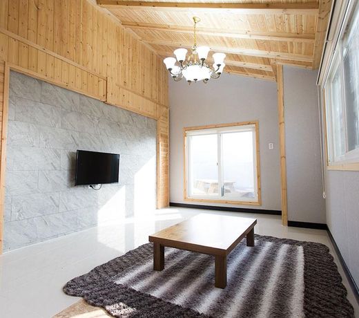 Jeonju Gilgeonneo Hanokmaeul Guest House