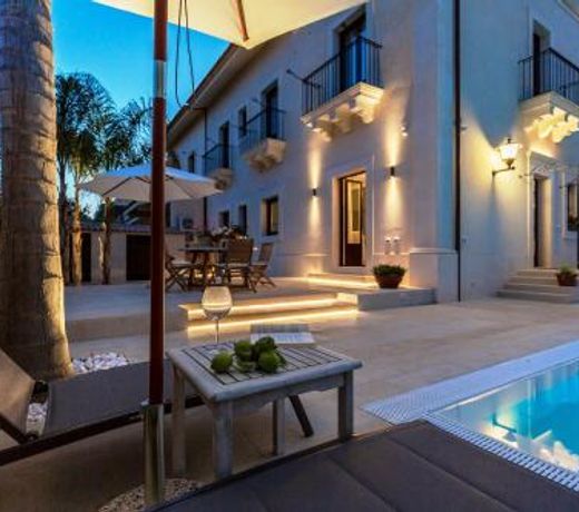 Villa Raphael