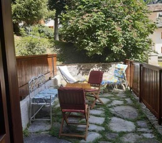 ALTIDO Pre-Saint-Didier flat for 6 with parking