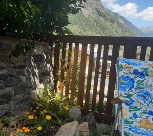 ALTIDO Pre-Saint-Didier flat for 6 with parking