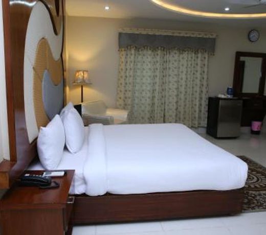 Crown Inn Hotel Multan