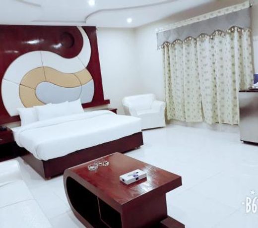 Crown Inn Hotel Multan