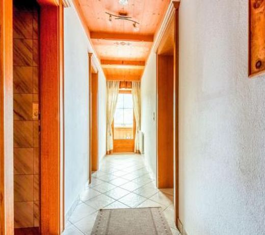 Relaxing Apartment in Hainzenberg with Ski Storage