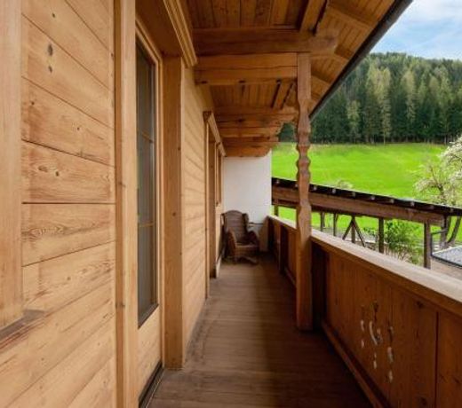 Relaxing Apartment in Hainzenberg with Ski Storage