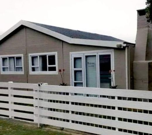 Ons Strandhuisie N5 in Pearly Beach