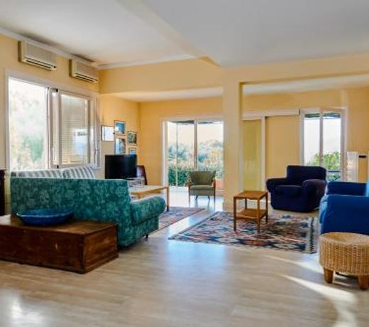 Castelnuovo Magra Apartment Sleeps 8 Pool Air Con