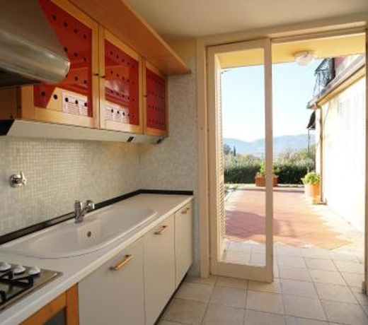 Castelnuovo Magra Apartment Sleeps 8 Pool Air Con