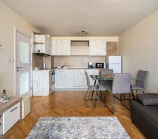Port view apartment 4 guests with parking place in city center