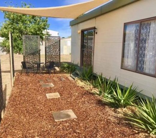 Cute Private Studio Flat with AIRCON!