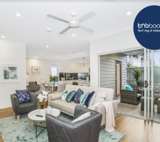 Park Avenue Townhouse Retreat Brisbane Sleeps 10