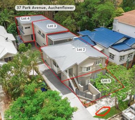 Park Avenue Townhouse Retreat Brisbane Sleeps 10