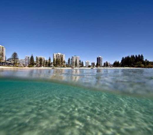 Tumut Unit 2 - Great unit in a central location to beaches, clubs and shopping Wi-Fi included