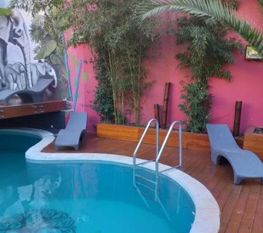 Bucanaan hostel boutique