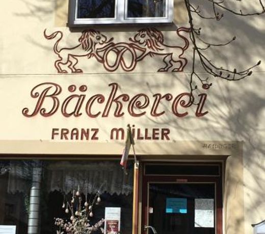 Baeckerei Mueller - groÃe Unterkunft mit mid century Charme, zentral, sehr gut fur Familien, privat, Stadt&Natur, Cafe im Haus