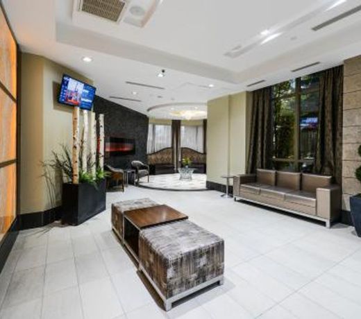 Amazing 2BR & 2BTH - Near Square One Mall