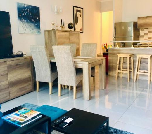 CHARMING APARTMENT NEAR THE BEACH