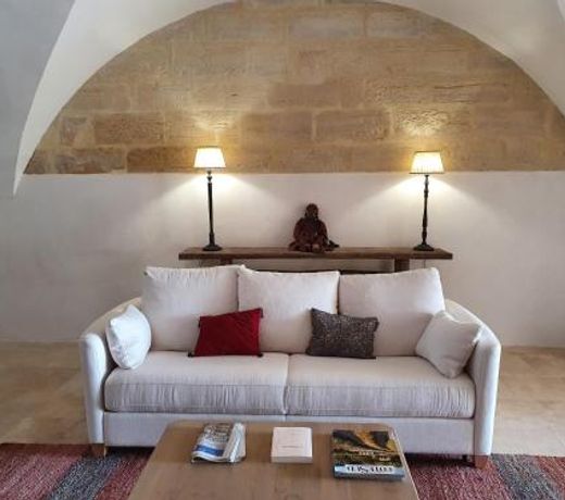 Les Canisses, magnifique appartement avec terrasse au cÅur d'UzÃ¨s