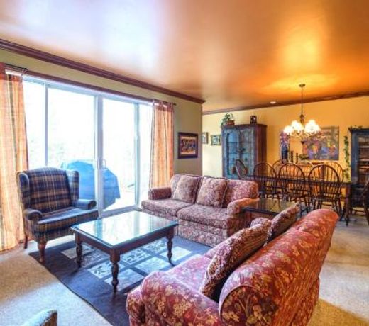 4BR Chalet-style Condo with views of Mont-Tremblant