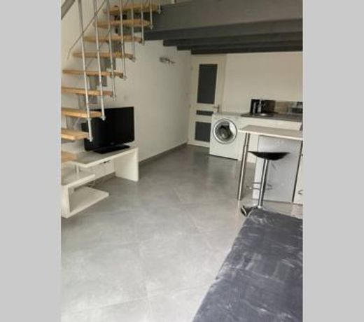 Joli studio avec jacuzzi et terrasse privee