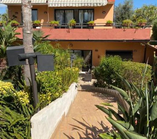 Fontane Bianche Guest Rooms