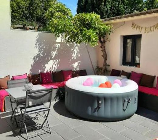 Love Room,Jacuzzi Privatif, NETFLIX